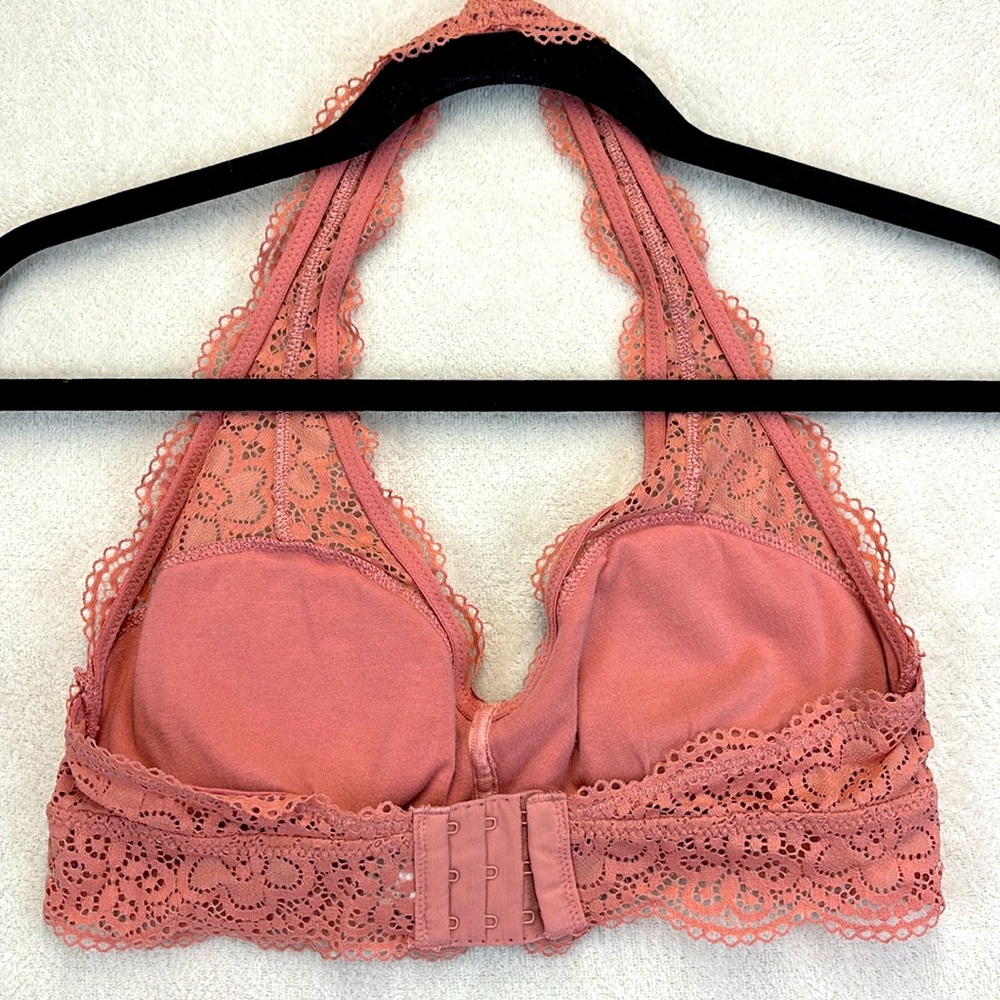 AERIE Pink Lace Padded Halter Bralette Size Medium - Picture 2 of 3
